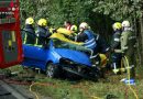 Oö: Pkw kollidiert bei Andorf mit Lkw: Einsatzkräfte befreien eingeklemmte Lenkerin