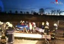 Nö: Lenker nach Unfall auf der B 122 von Feuerwehr aus Auto befreit