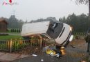 Deutschland: Ersthelfer reißen bei Buxtehude nach Unfall Frontscheibe mit bloßen Händen aus Transporter