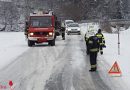 Stmk: Schwierige Bedingungen durch winterliche Verhältnisse bei Autobergung in Eichberg