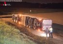 Oö: 40-Tonner stürzt bei Enns von A1 über Böschung in ein Feld