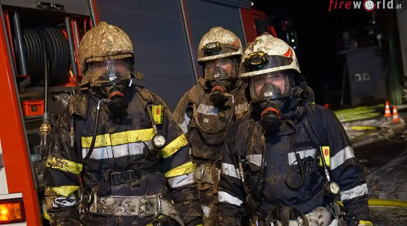 Stmk: Schwieriger Feuerwehreinsatz bei Großbrand in ...