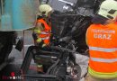 Stmk: Berufsfeuerwehr Graz befreit nach Unfall Lkw-Lenker und seinen Hund