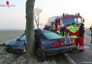 Deutschland: Mercedes prallt gegen Baum – Personenrettungseinsatz in Homberg