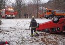 Oö: Zwei Pkw hintereinander in selber Kurve bei Bad Ischl verunfallt