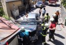 Oö: Autobergung nach Anprall an Mauer in Bad Ischl