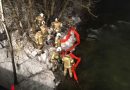 Tirol: Feuerwehren verhindern Umweltschaden mit Einbau von Ölsperren in der Kitzbüheler Ache