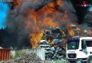 Tirol: Großer Haufen an Autowracks in Nußdorf-Debant in Flammen