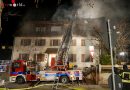 Deutschland: Gasthausküchenbrand breitet sich bis auf das Dachgeschoß aus