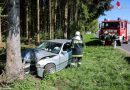 Oö: Pkw bei Ohlsdorf gegen Baum geprallt