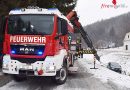 Bgld: Auto von Straße geschleudert und von Feuerwehr geborgen