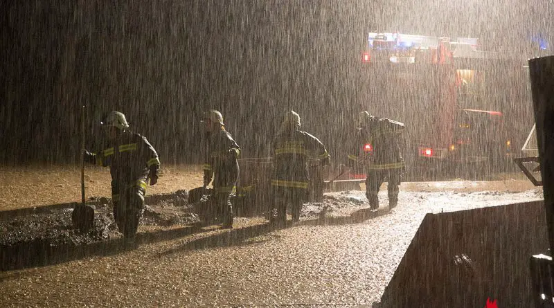 Oö: Starkes Unwetter Fordert Am 8.6.2015 Mehr Als 1.500 Feuerwehrleute ...