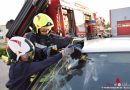 Nö: Feuerwehrjugend Wiener Neudorf packt an und übt Menschenrettung auf Pkw