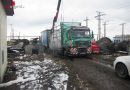 Nö: Ladekran gerät in Eisenbahnoberleitung: Lkw-Fahrer in Wiener Neustadt getötet