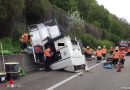 Schweiz: Beim Nießen Kontrolle verloren: Lkw-Unfall: Fahrerkabine abgerissen, Lenker fast unverletzt