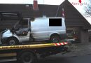 Deutschland: Brennenden Kleintransporter „frei Haus“ zur Feuerwehr geliefert