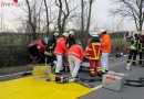 D: Frau hing nach Unfall kopfüber im Fahrzeug