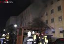 Nö: Feuerwehr rettet bewusstlose Person aus brennender Wohnung