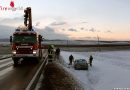 Nö: Pkw kam auf der schneeglatten Straße von der Fahrbahn ab