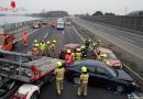 Nö: Sechs Unfallfahrzeuge übere mehrere hundert Meter der A22 verteilt