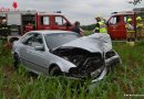 Oö: Pkw prallt gegen Baum und landet in Maisfeld