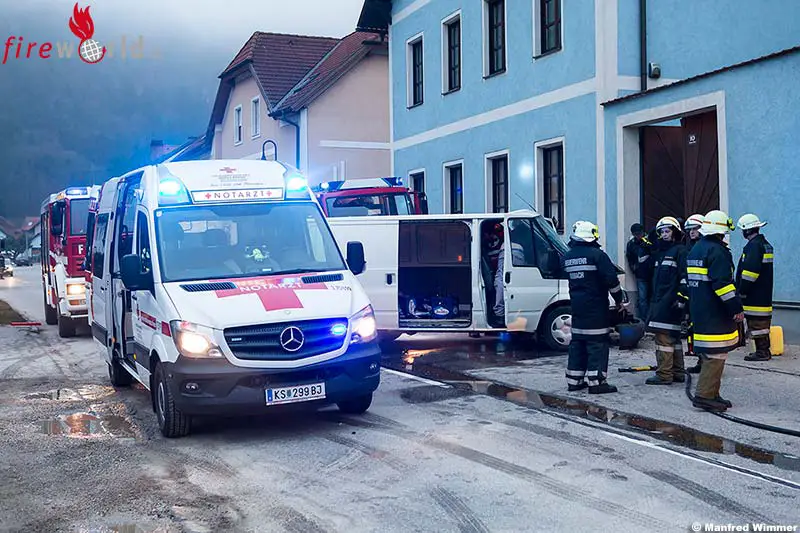 Nö: Menschenrettung Nach Verkehrsunfall Auf Der L73 In Senftenberg ...