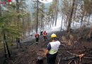 Nö: Hubschrauber und 13 Feuerwehren bekämpfen schwierigen Waldbrand