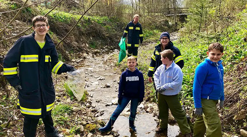 Oö: Tiefgrabener Feuerwehr als „Müllbusters" im ...