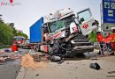 Deutschland: Lkw-Auffahrunfall auf der BAB 5 → Feuerwehr befreit Eingeklemmten