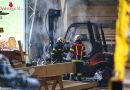 Oö: Staplerbrand in einem Sägewerk in Peuerbach → Flammen durchschlugen Dach der Zelthalle