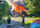 Nö: Vollbrand eines Holzgebäudes direkt in Waldnähe