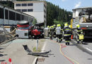 Stmk: Eingeklemmte Person nach Unfall mit Traktor, Lkw und Pkw