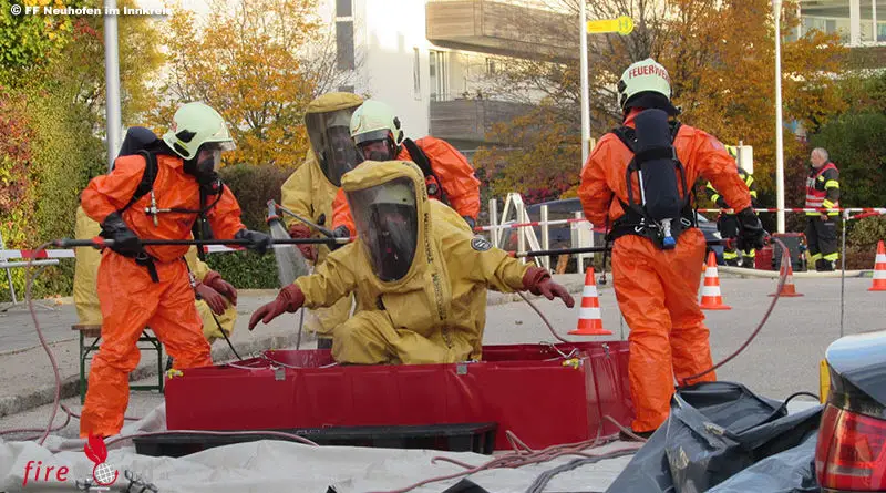 Oö: F-KAT-Zug "Schadstoff" zu Chlorgasalarm in Geinberger ...