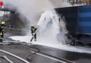 D: Brennender Schrott-Lastenwagen mit katastrophaler Rettungsgasse