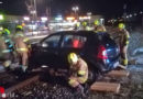 Oö: Autobergung vom Bahngleis in Ebensee