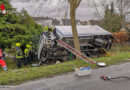 D: Lkw gerät in Graben → Fahrer nur leicht verletzt