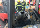 Oö: Staplerbrand → Gasflasche explodiert bei Eintreffen der Feuerwehr