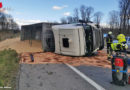 Nö: 5 kg Betonbrocken durchschlägt bei Lkw-Unfall auf S 5 Auto-Windschutzscheibe