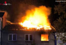 D: Wohnungsbrand im 4. OG greift auf Dachstuhl über