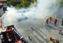 D: Massiver Flachdachbrand eines Mehrfamilienhauses