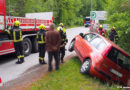 Nö: Autobergung mit Manpower in Waidhofen / Th.