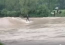 Nö: Hochwasser-Surfen → eine Gefahr für Beteiligte und mögliche Einsatzkräfte