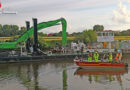 D: Bei Fotoaufnahmen rollt ungesicherter Pkw der Mercedes C-Klasse in die Weser und versinkt