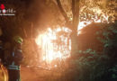 D: Große Gartenlaube in Oberhausen in Flammen