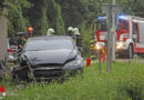 Oö: Auto kracht in Thalheim bei Wels gegen Steuerungshäuschen eines Bahnübergangs