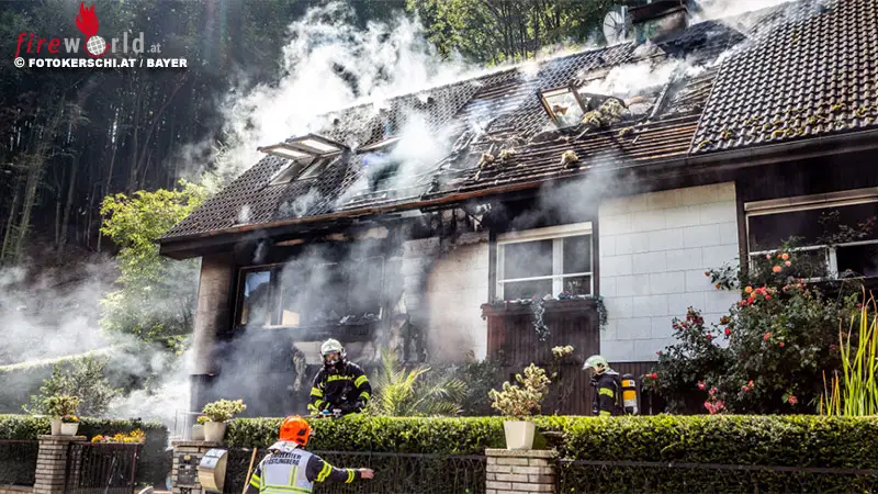 Oö: Explodierende Gastherme → Wohnhaus In Linz In Flammen, Hund ...