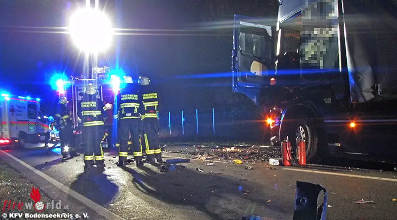 D: Pkw Nach Kollision Mit Lkw Bei Immenstaad In Flammen → Zwei Tote ...