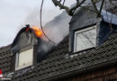 D: Feuer und Rauchentwicklung aus einer Dachgaube in Dortmund