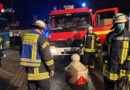 D: 500 kg Findling blockiert Fahrbahn auf Parkplatz der Autobahn