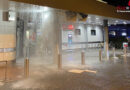 D: Wasserfontaine durch geborstene Sprinklerleitung in Supermarkt in Offenburg